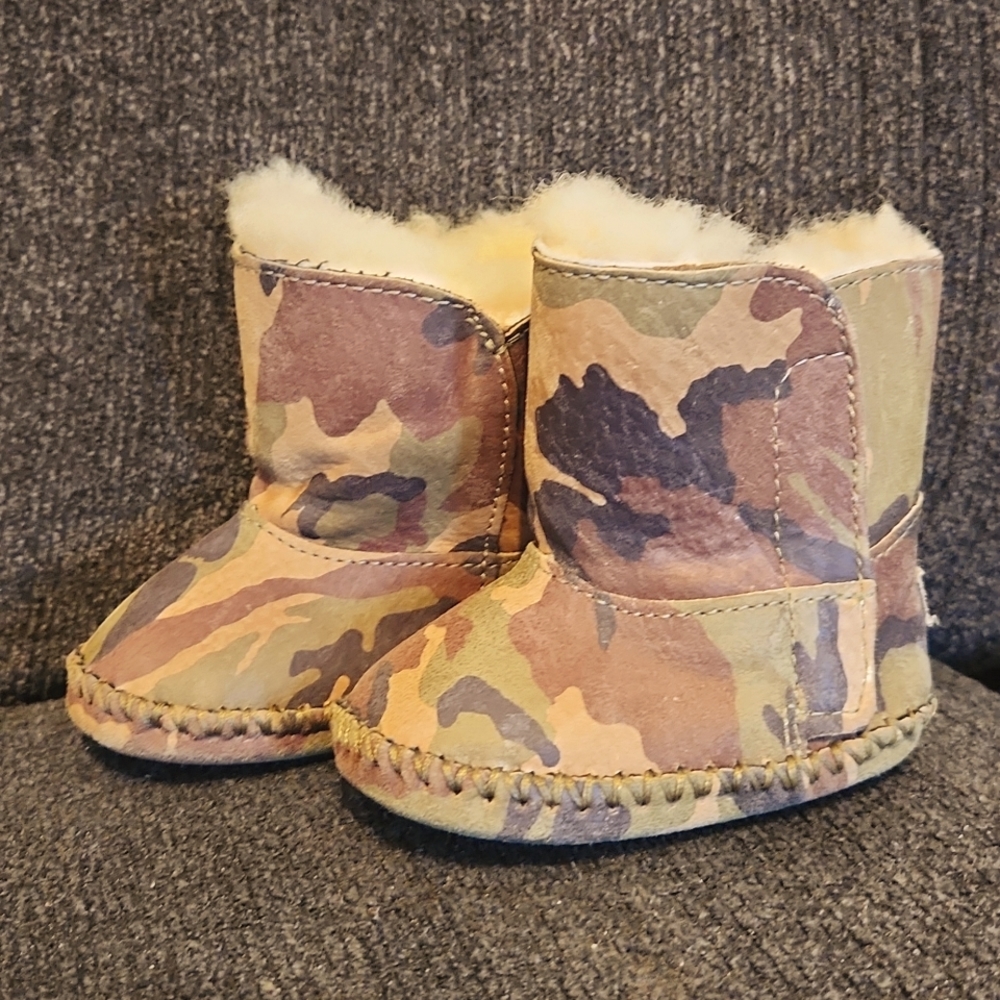 UGGS New Baby Camo Boots Size 0/1